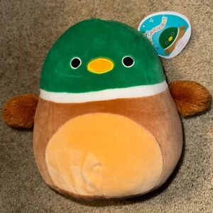 8” Avery Squishmallow